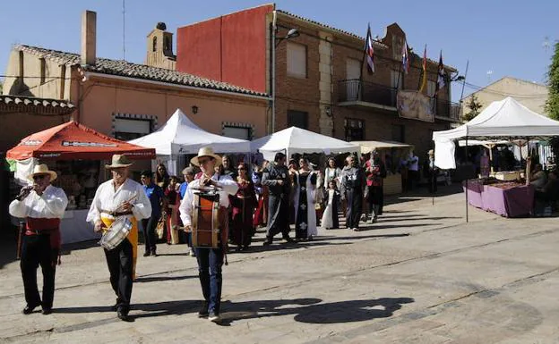 Vecinos participantes en el Mercado Medieval