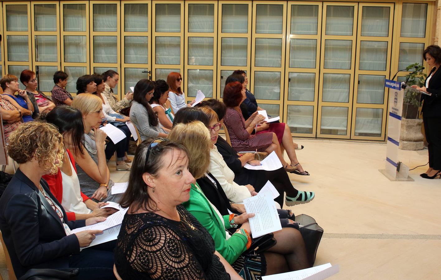 Bajo el lema 'Mujeres, saber y poder', se han celebrado actos en el Ayuntamiento y la Biblioteca Pública