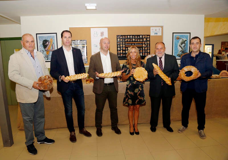 Los panaderos, el Centro Tecnológico del Cereal, El Norte de Castilla y la Diputación se unen para difundir las propiedades alimenticias del pan artesano que se elabora en la provincia