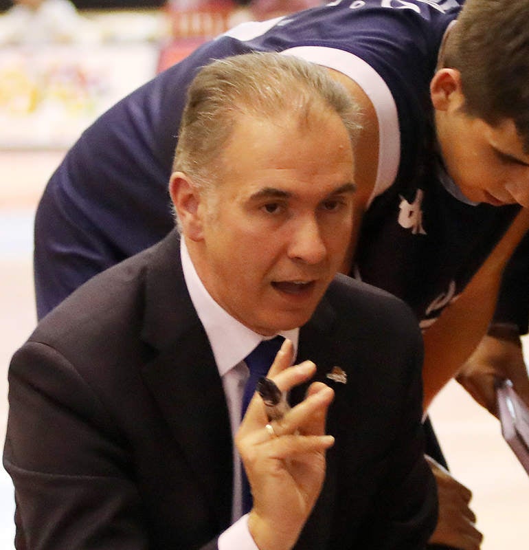 El equipo de Joaquín Prado pierde en casa y suma su cuarta derrota consecutiva en un inicio de temporada para olvidar