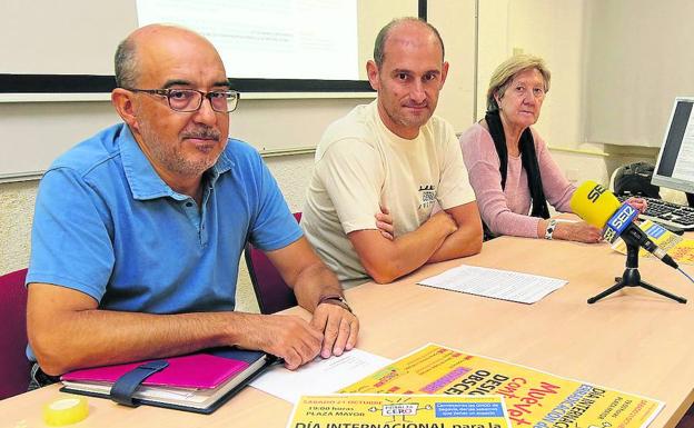 Carlos Rubio, Roberto Monjas y María Jesús Hernando, del colectivo de ONGDs de Segovia. 