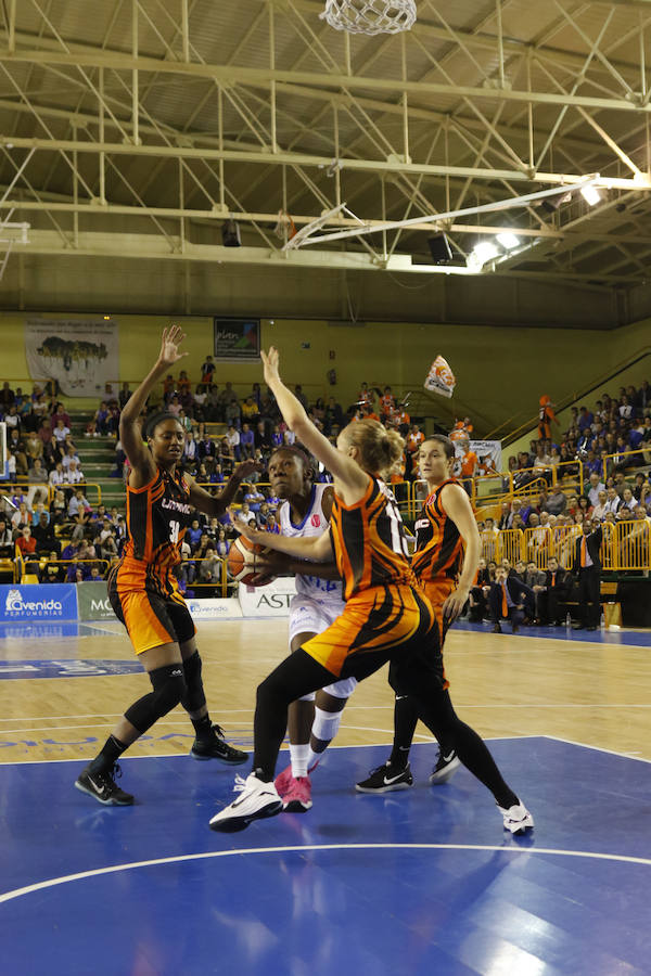 El equipo charro derrotó por segundo año consecutivo en el coliseo salmantino al poderoso conjunto ruso y pone así de manifiesto que este año quiere llegar a la Final-Four