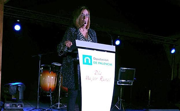 .Ángeles Armisén, durante su intervención.