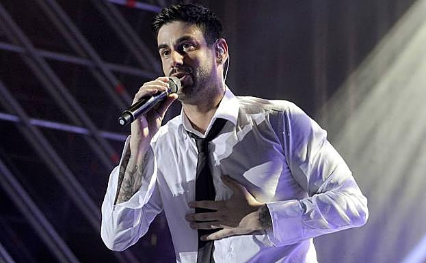 Melendi, en el concierto ofrecido en la Feria de Muestras de Valladolid en el año 2015. 