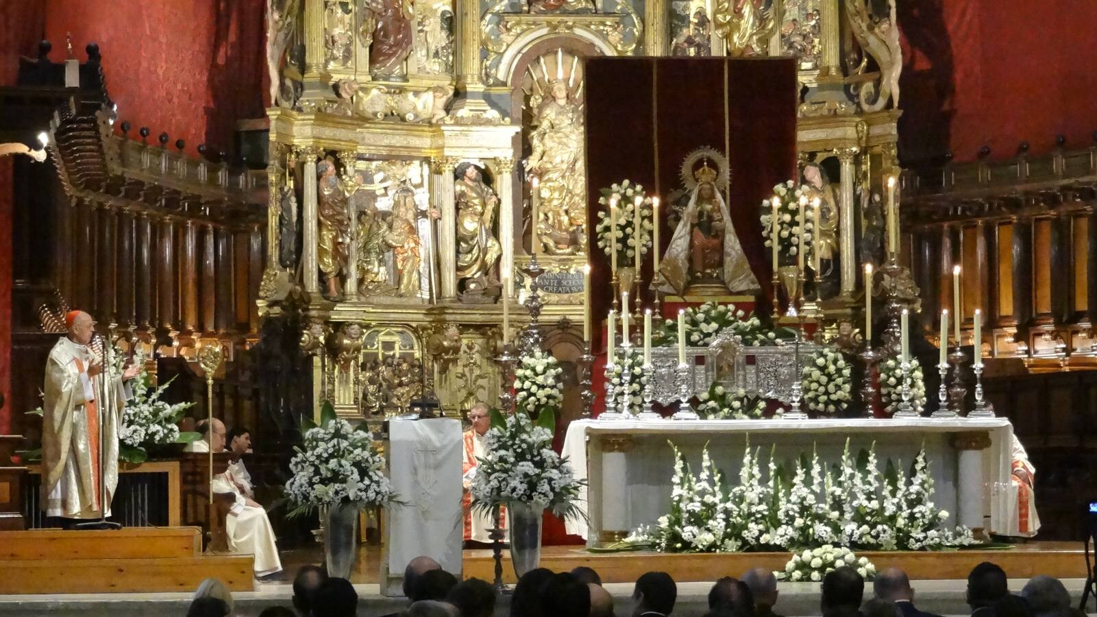 Eucaristía en la Catedral con motivo de la celebración del centenario de la coronación de la Virgen San Lorenzo