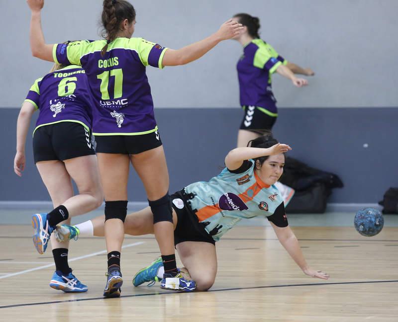 Partido de balonmano femenino entre el Palencia Turismo y el Hand Vall Valladolid