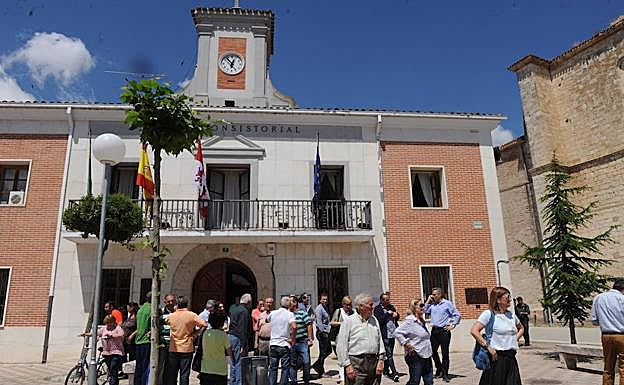 Vista exterior del Ayuntamiento de Valdestillas. 