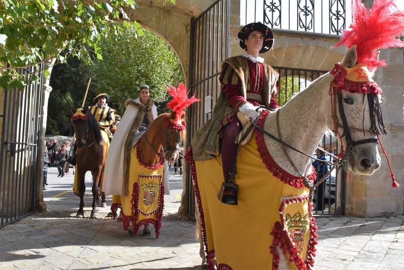 Aguilar de Campoo escenifica la visita que Carlos V realizó al monasterio de Santa María la Real en 1517