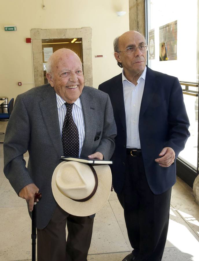 24.07.15 Jiménez Lozano y Teófanes Egido presentan su libro 'Teresa' en el Monasterio de Prado de Valladolid.