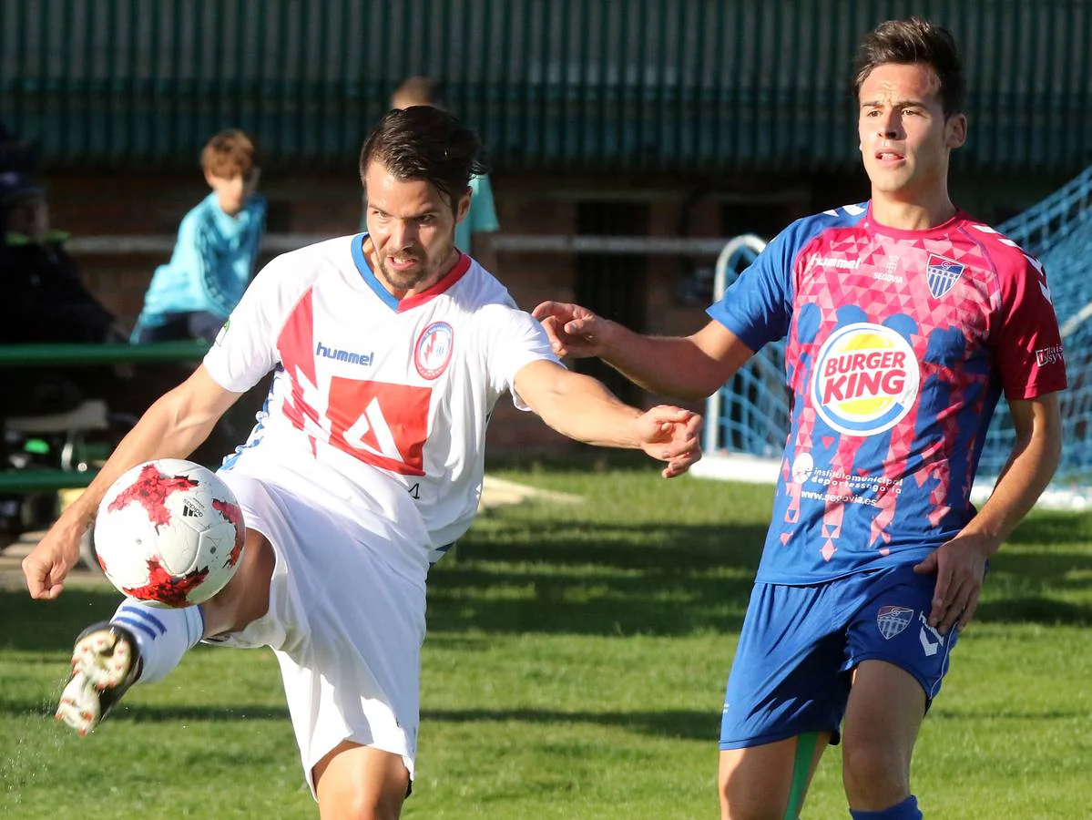 El equipo segoviano lamenta su falta de pegada frente a un gris Rayo Majadahonda (0-0)