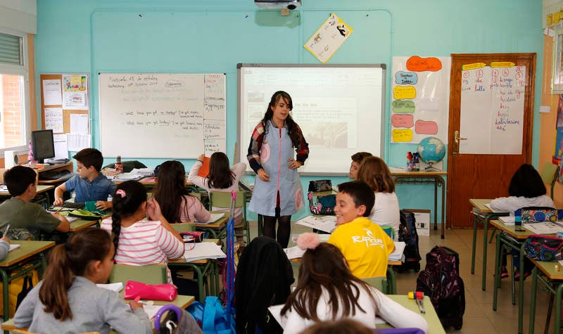 El centro comenzó a funcionar en 1968 por el traslado del antiguo colegio nacional Alonso Berruguete