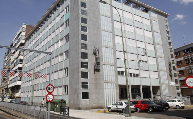 Edificio de los Jardinillos, sede provisional de la Audiencia. 