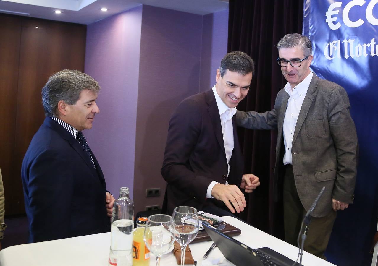El secretario general del PSOE está convencido de que la cuestión catalana «solo se resuelve con diálogo político» aunque hay que antes hay que «reordenar una situación que está dislocada»