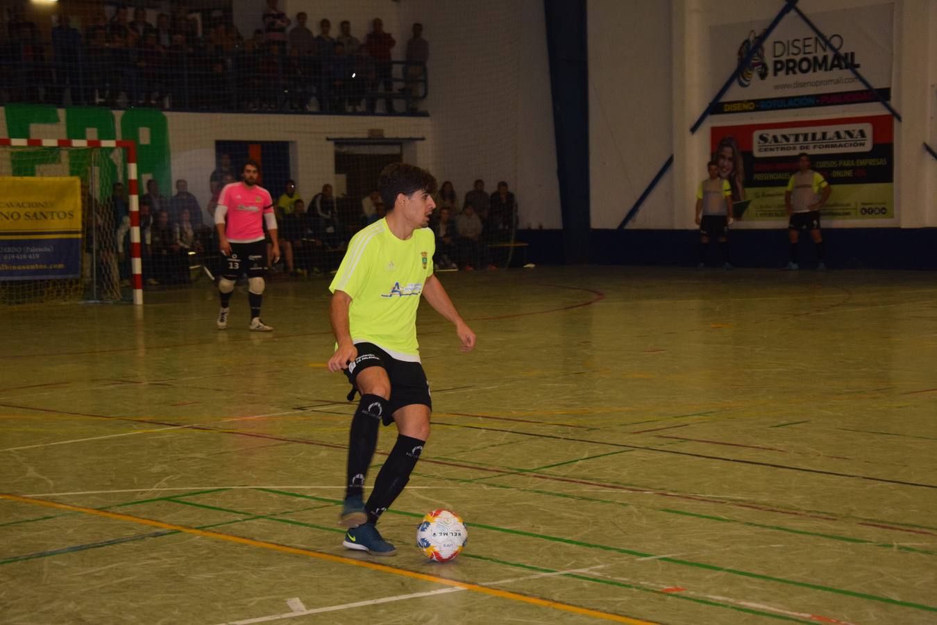 Los de Diestro plantan cara a uno de los mejores equipos nacionales y le ponen contra las cuerdas en los minutos finales con portero jugador