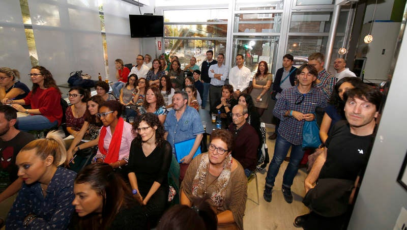 La Pizzería Kuro ha sido el escenario de esta iniciativa, con buena acogida por parte de los profesores palentinos