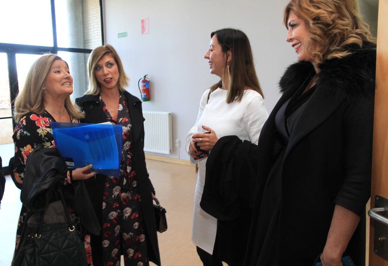 Han recogido sus galardones las actrices Eva Isanta y Belinda Washington; la periodista de televisión Ana Belén Roy y la artesana dedicada a la comercialización de plantas medicinales Sheila Sequera