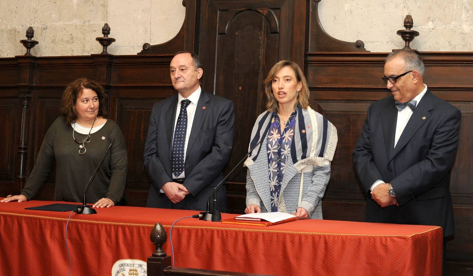 La profesora de Física tomó posesión de su cargo en el Aula Triste de la Universidad de Valladolid