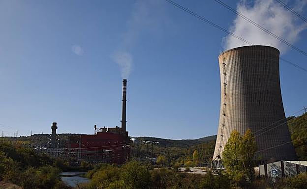 Vista de la Térmica de Velilla. 