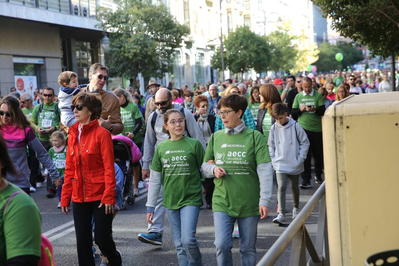 Miles de vallisoletanos se han vestido hoy de verde para salir a la calle en una marcha histórica