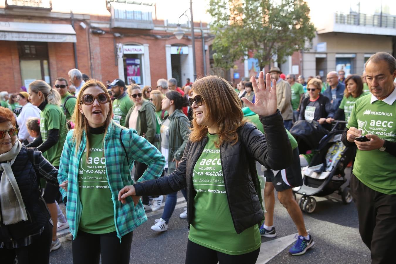 Miles de vallisoletanos se han vestido hoy de verde para salir a la calle en una marcha histórica