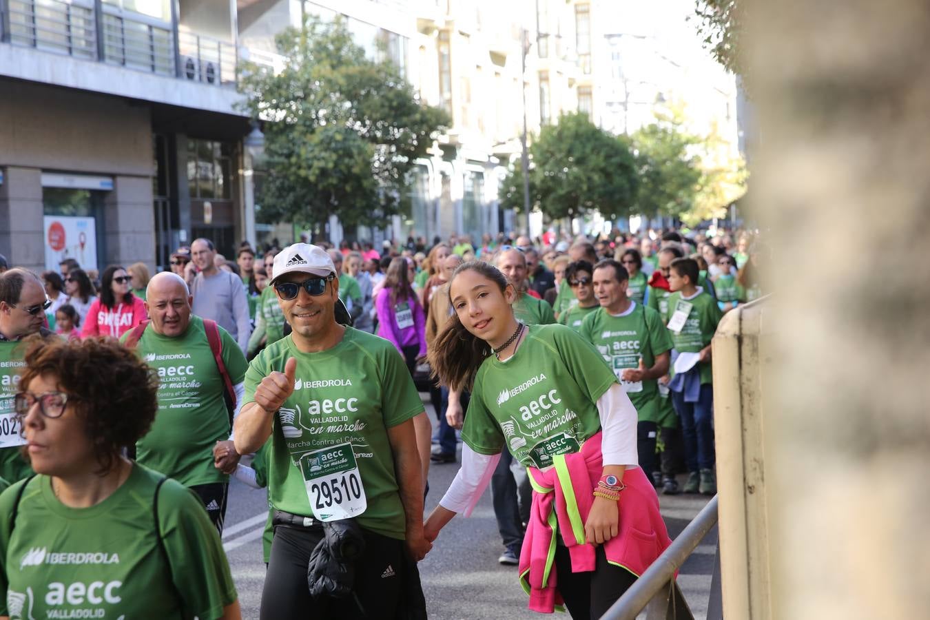 Miles de vallisoletanos se han vestido hoy de verde para salir a la calle en una marcha histórica