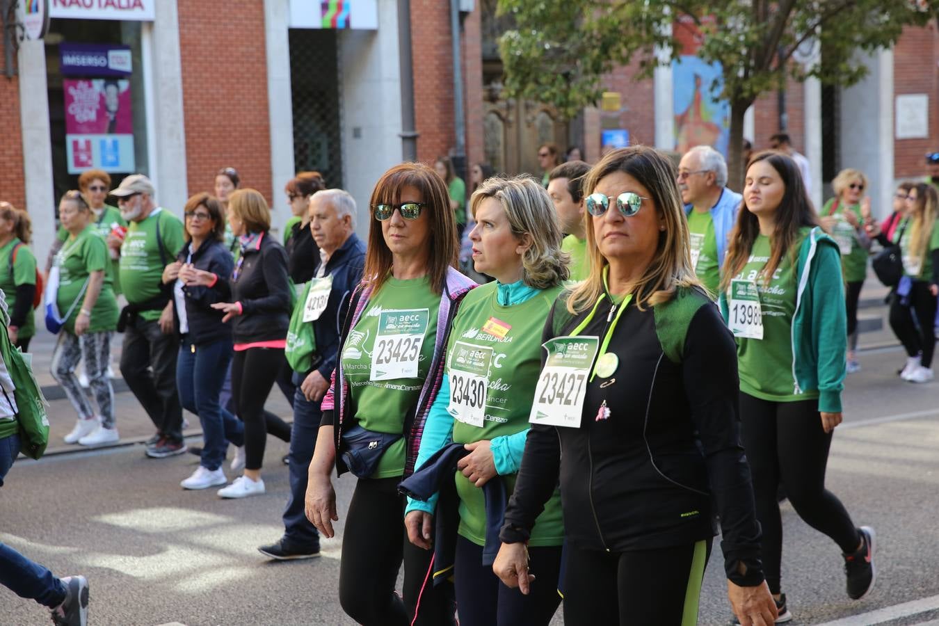 Miles de vallisoletanos se han vestido hoy de verde para salir a la calle en una marcha histórica