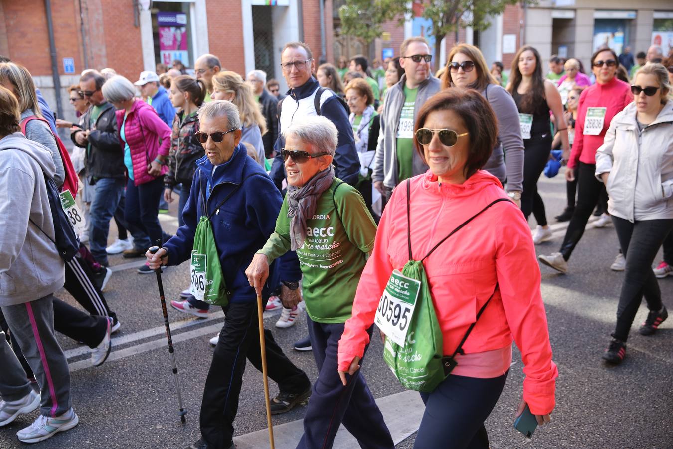 Miles de vallisoletanos se han vestido hoy de verde para salir a la calle en una marcha histórica