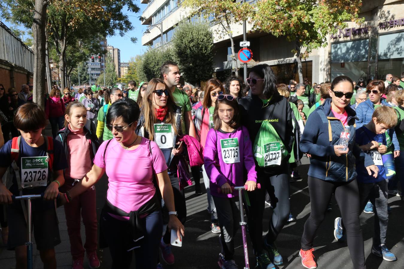 Miles de vallisoletanos se han vestido hoy de verde para salir a la calle en una marcha histórica