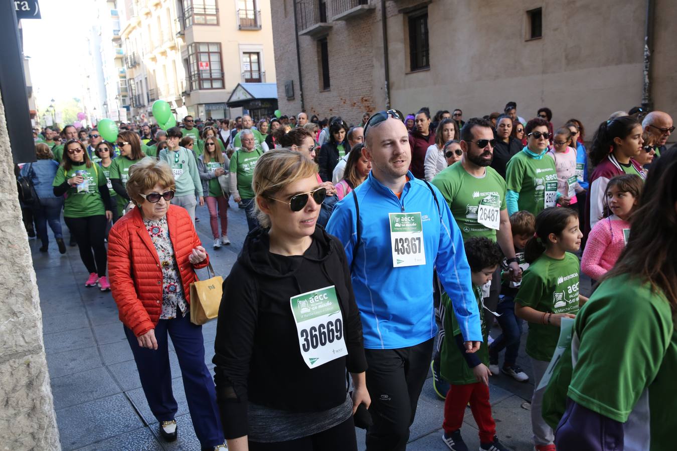 Miles de vallisoletanos se han vestido hoy de verde para salir a la calle en una marcha histórica