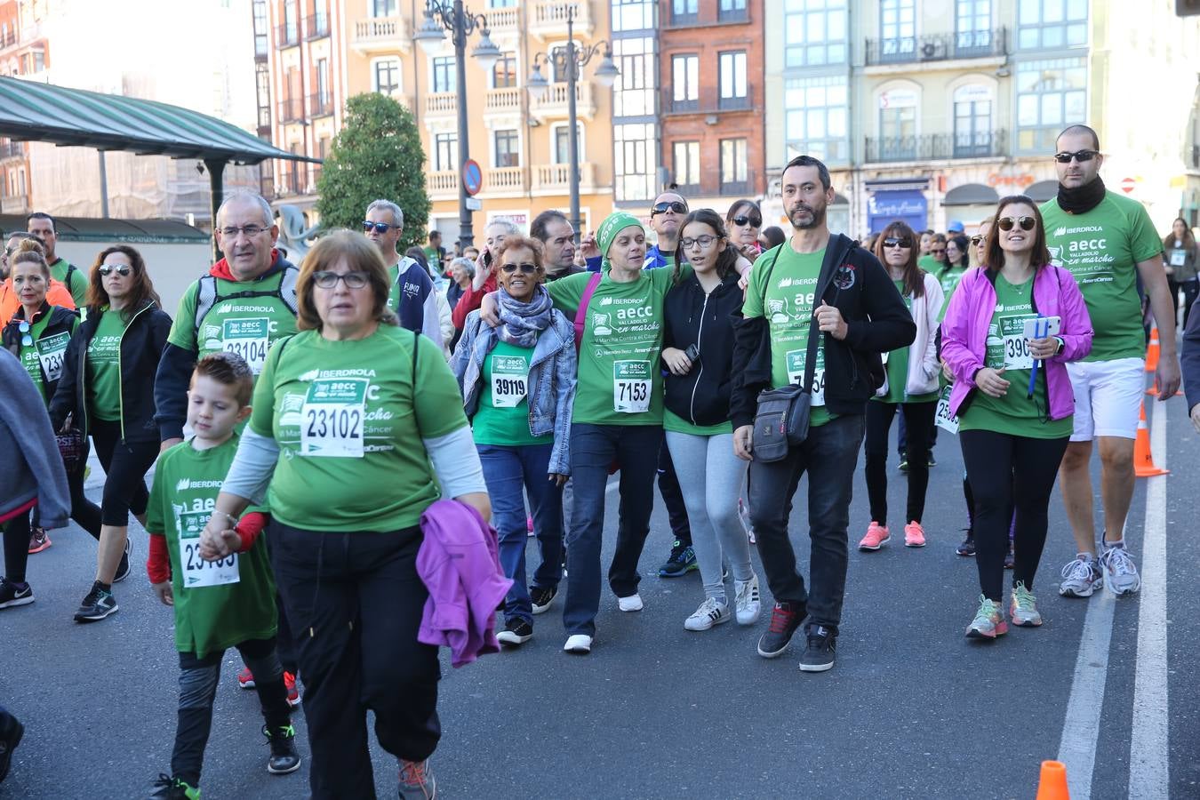 Miles de vallisoletanos se han vestido hoy de verde para salir a la calle en una marcha histórica