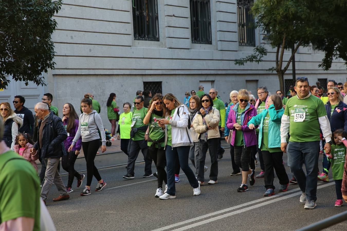 Miles de vallisoletanos se han vestido hoy de verde para salir a la calle en una marcha histórica