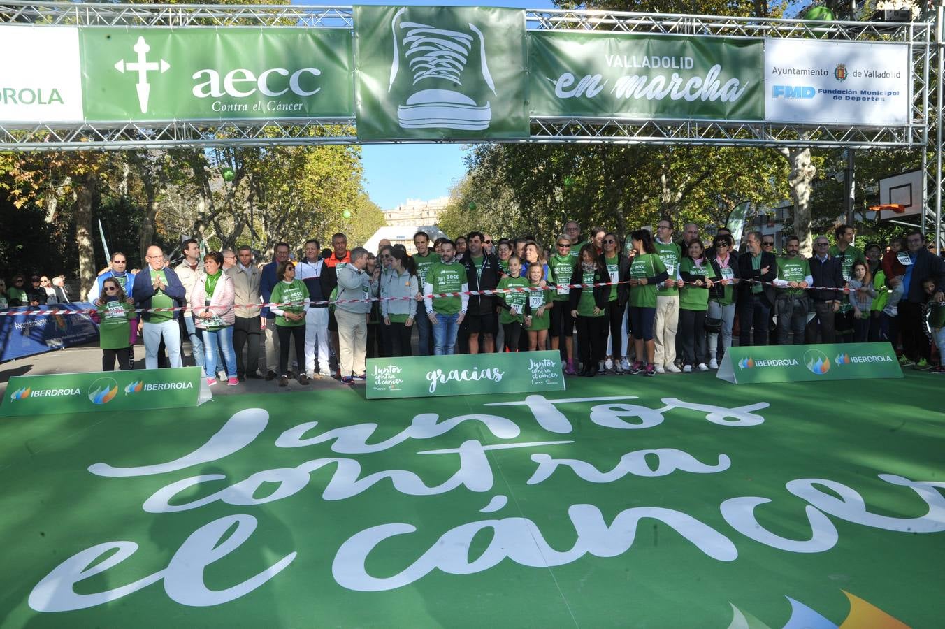 Miles de vallisoletanos se han vestido hoy de verde para salir a la calle en una marcha histórica