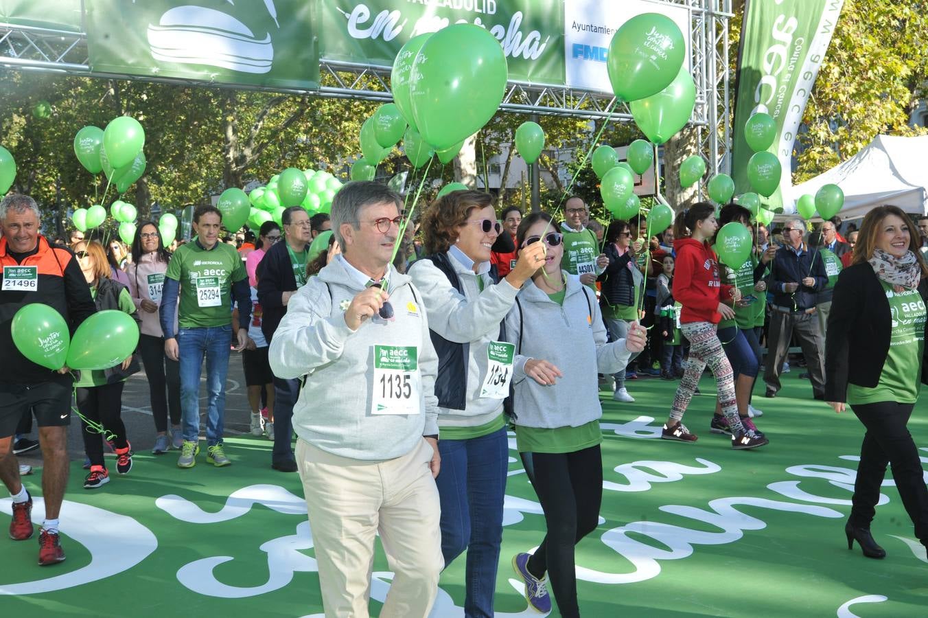 Miles de vallisoletanos se han vestido hoy de verde para salir a la calle en una marcha histórica