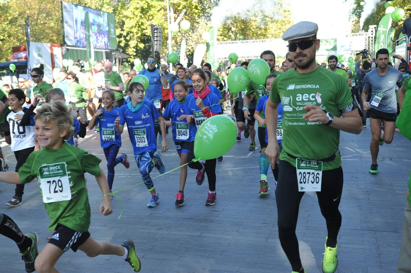 Miles de vallisoletanos se han vestido hoy de verde para salir a la calle en una marcha histórica