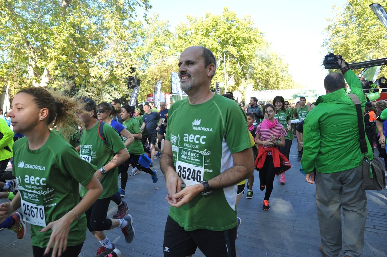 Miles de vallisoletanos se han vestido hoy de verde para salir a la calle en una marcha histórica