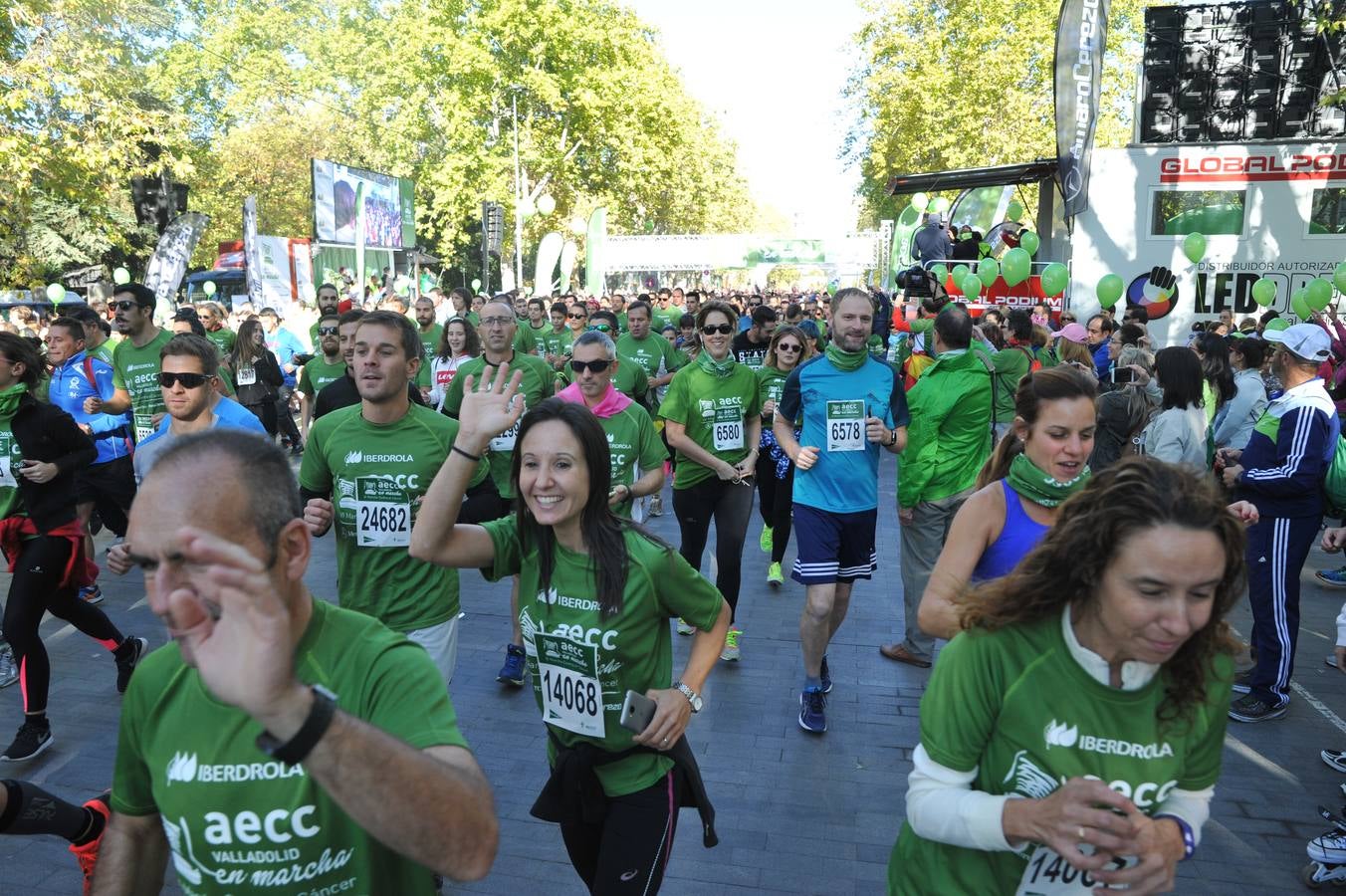 Miles de vallisoletanos se han vestido hoy de verde para salir a la calle en una marcha histórica