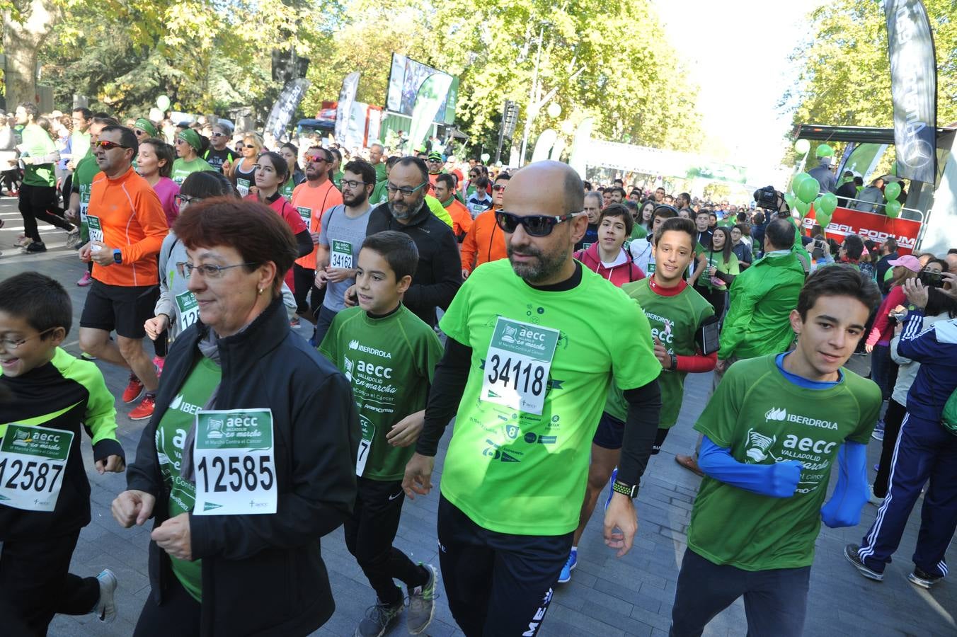 Miles de vallisoletanos se han vestido hoy de verde para salir a la calle en una marcha histórica