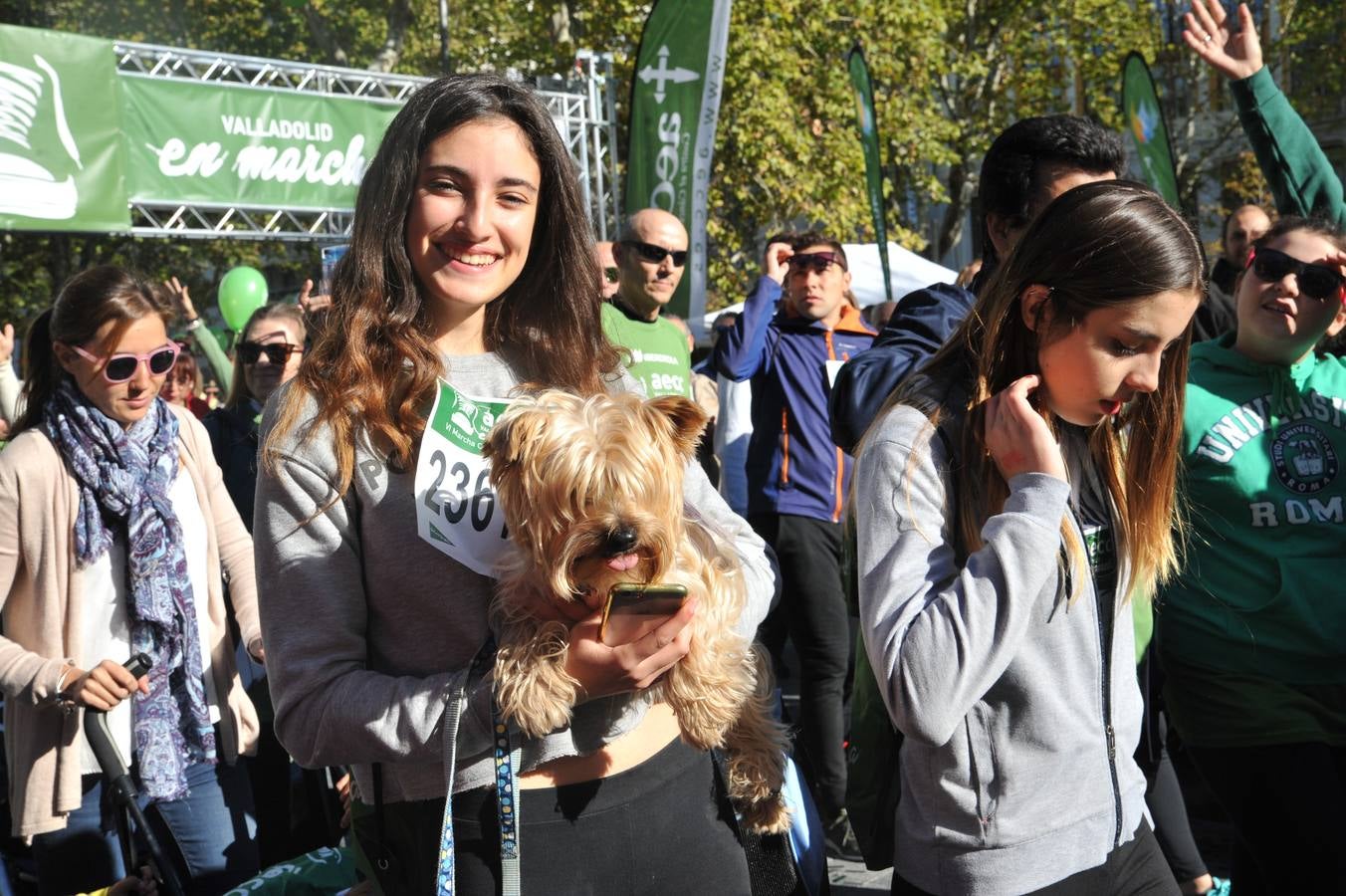 Miles de vallisoletanos se han vestido hoy de verde para salir a la calle en una marcha histórica