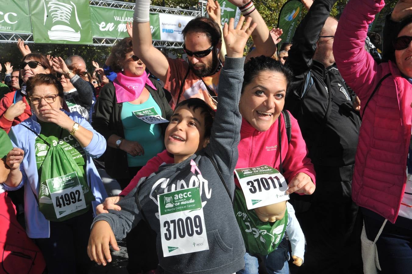 Miles de vallisoletanos se han vestido hoy de verde para salir a la calle en una marcha histórica