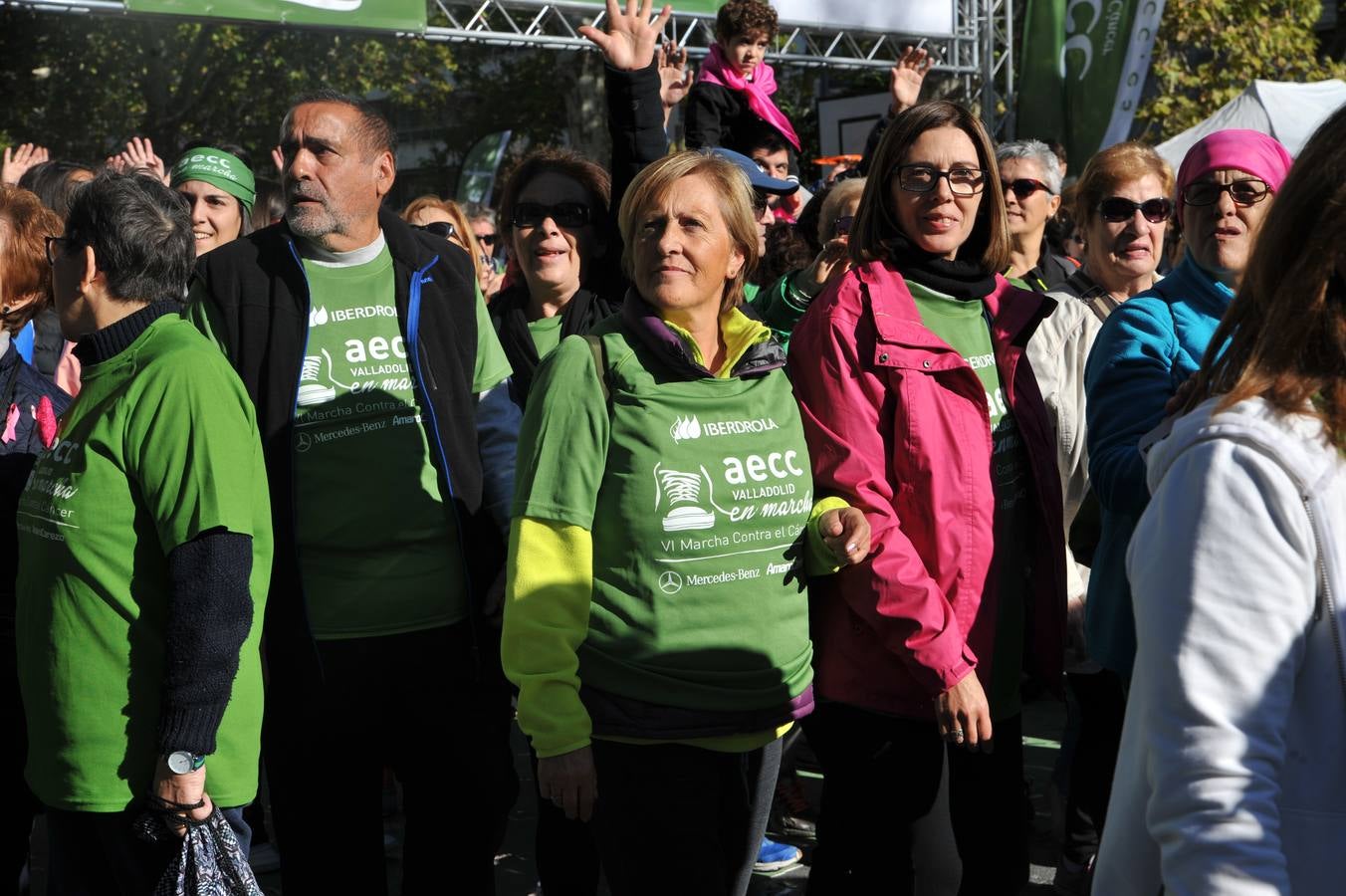 Miles de vallisoletanos se han vestido hoy de verde para salir a la calle en una marcha histórica