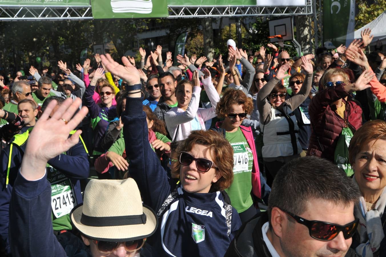 Miles de vallisoletanos se han vestido hoy de verde para salir a la calle en una marcha histórica