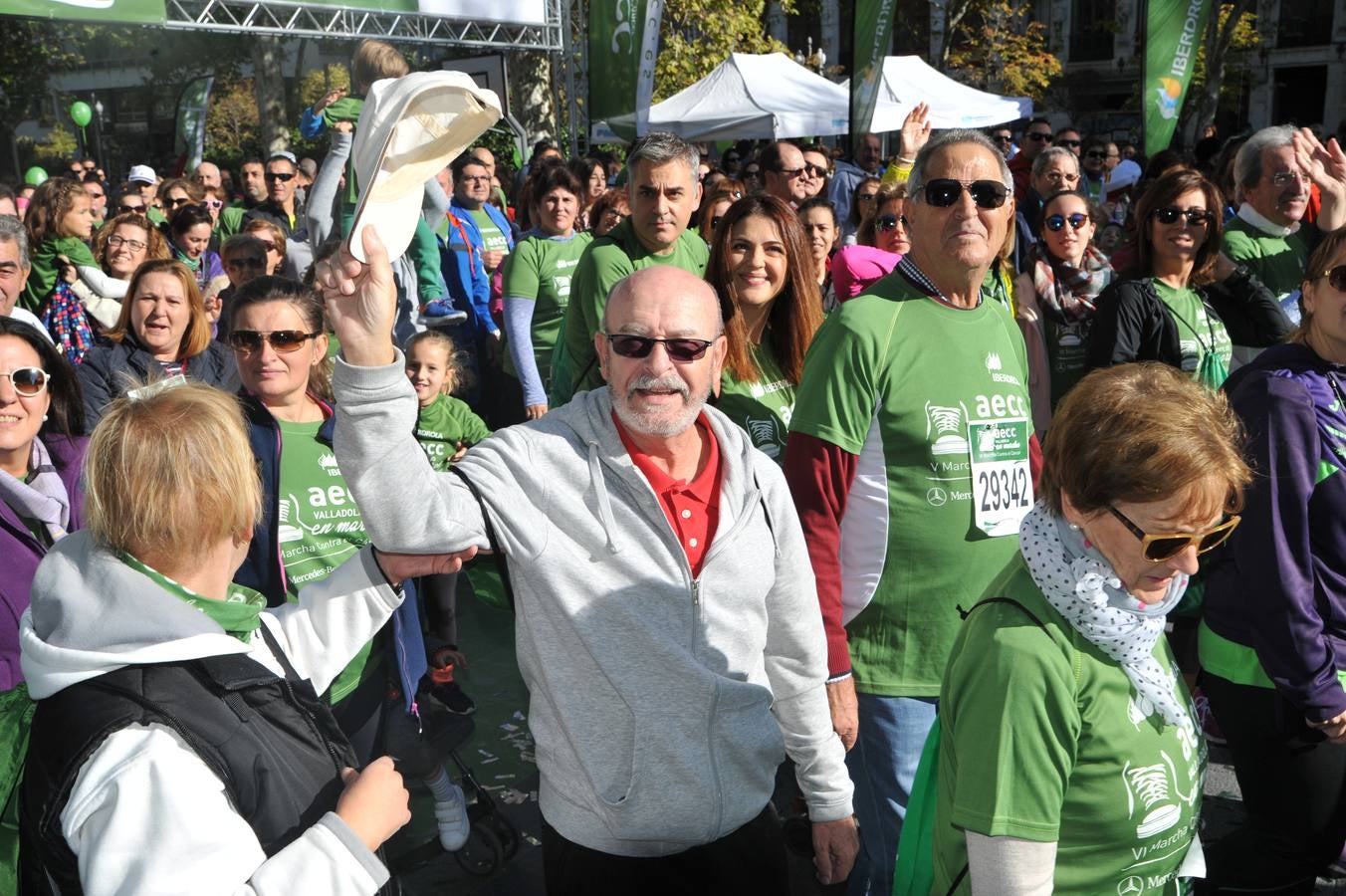 Miles de vallisoletanos se han vestido hoy de verde para salir a la calle en una marcha histórica