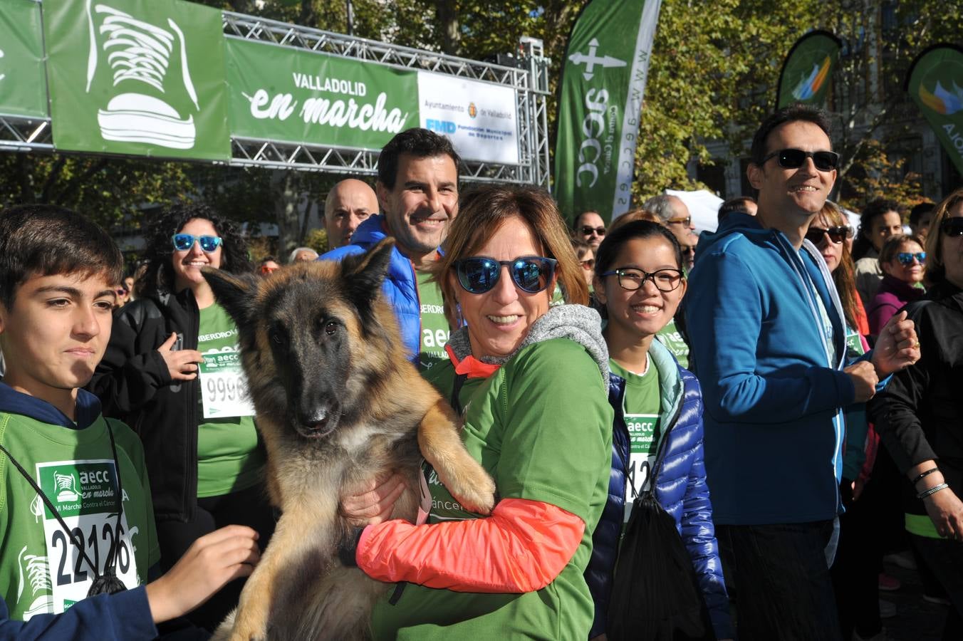 Miles de vallisoletanos se han vestido hoy de verde para salir a la calle en una marcha histórica