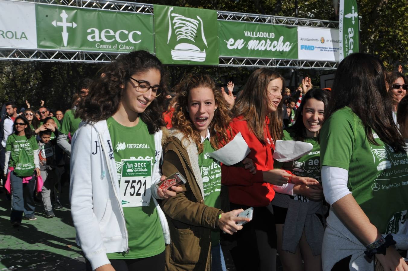 Miles de vallisoletanos se han vestido hoy de verde para salir a la calle en una marcha histórica