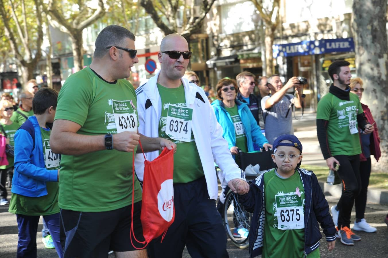 Miles de vallisoletanos se han vestido hoy de verde para salir a la calle en una marcha histórica