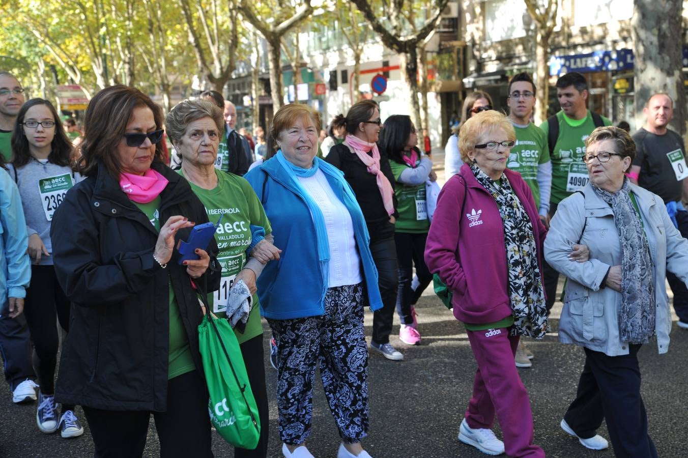 Miles de vallisoletanos se han vestido hoy de verde para salir a la calle en una marcha histórica