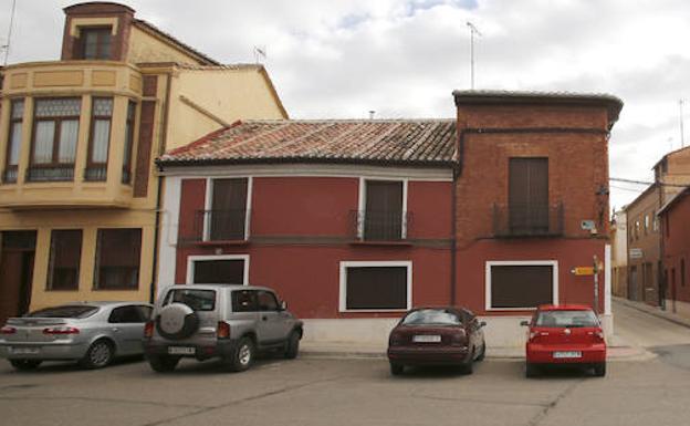 Calle Calvo Sotelo de Paredes de Nava. 