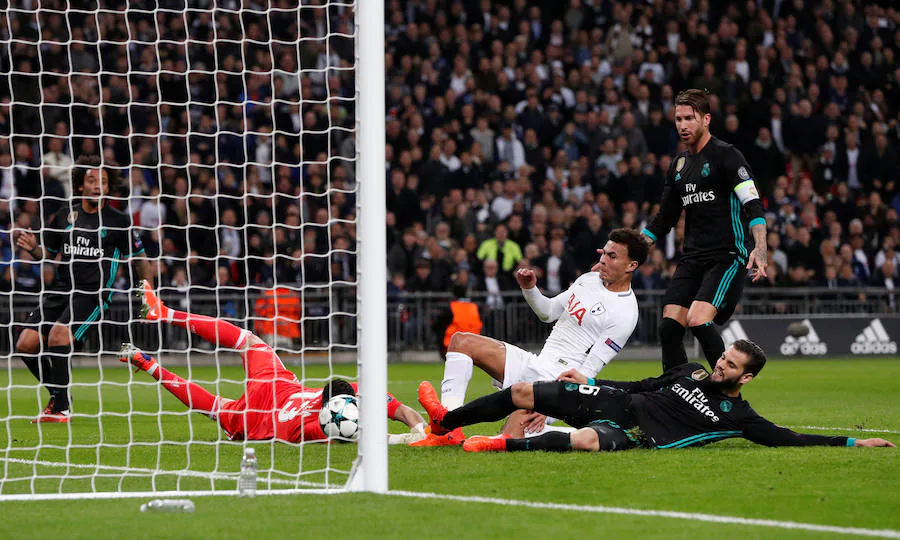 Los dos mejores equipos del Grupo H pelearon por la primera plaza del grupo en Wembley, que vibró y elevó los decibelios durante algunos momentos como el 1-0 de Delle Alli.