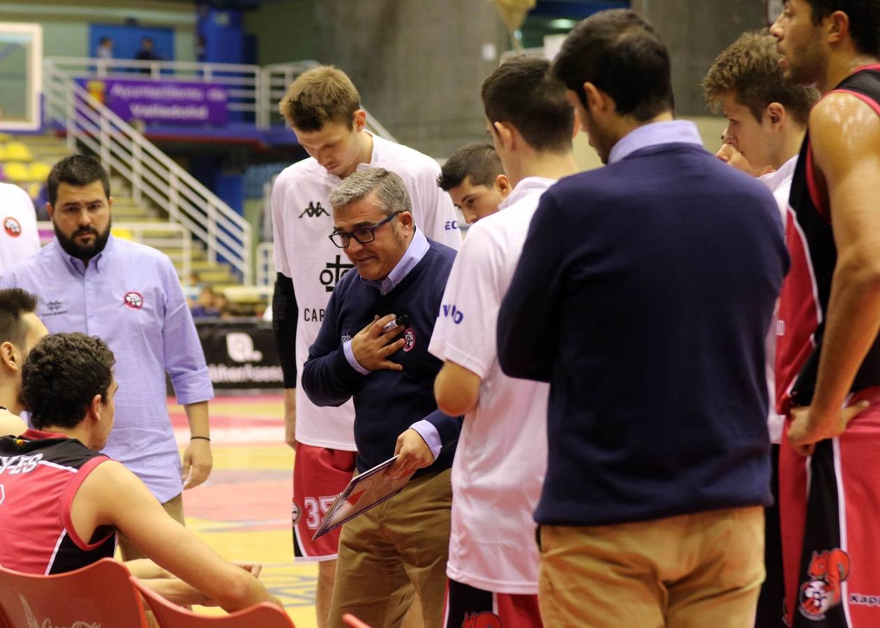 Las decisiones arbitrales en los últimos minutos impiden el triunfo de las Ardillas