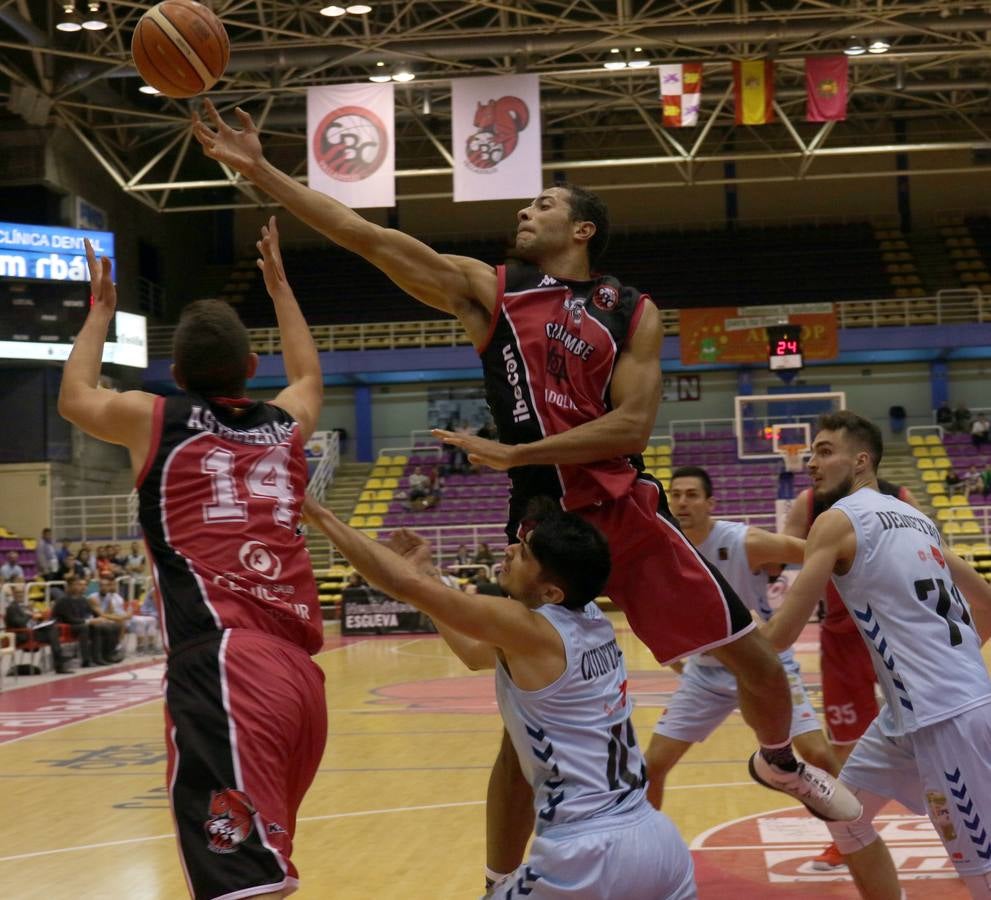 Las decisiones arbitrales en los últimos minutos impiden el triunfo de las Ardillas